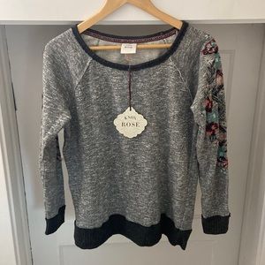 Knox Rose NWT Size Small Embroidered Top